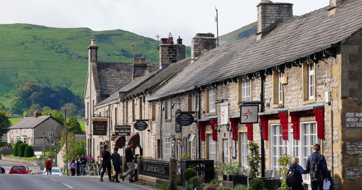 Accessible Castleton | Visit Peak District & Derbyshire