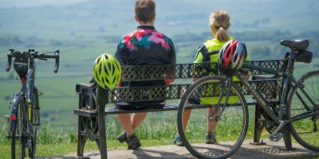 RS1860 Cycling in the Peak District 1 1