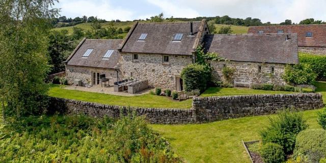 Waterside Barn