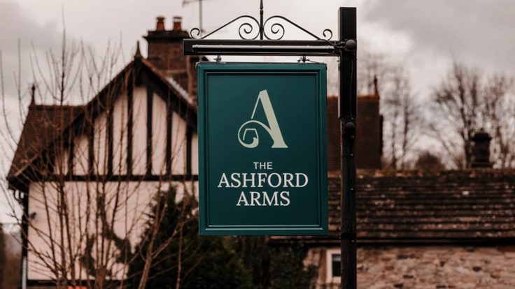 20240229 12003375 LB Ashford Arms interiors websize resize