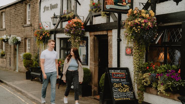 CASTLETON WALK 1 1