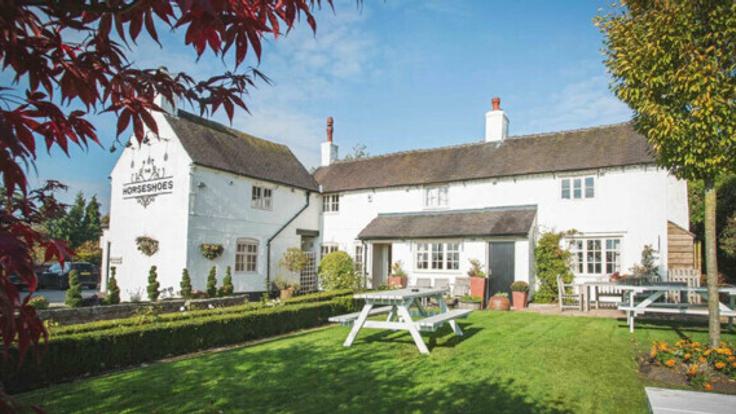 The Horseshoes exterior 5058295